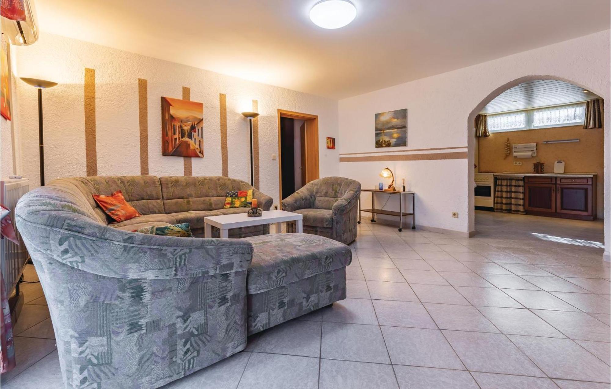 3 Bedroom Awesome Apartment In Pavicini 외부 사진