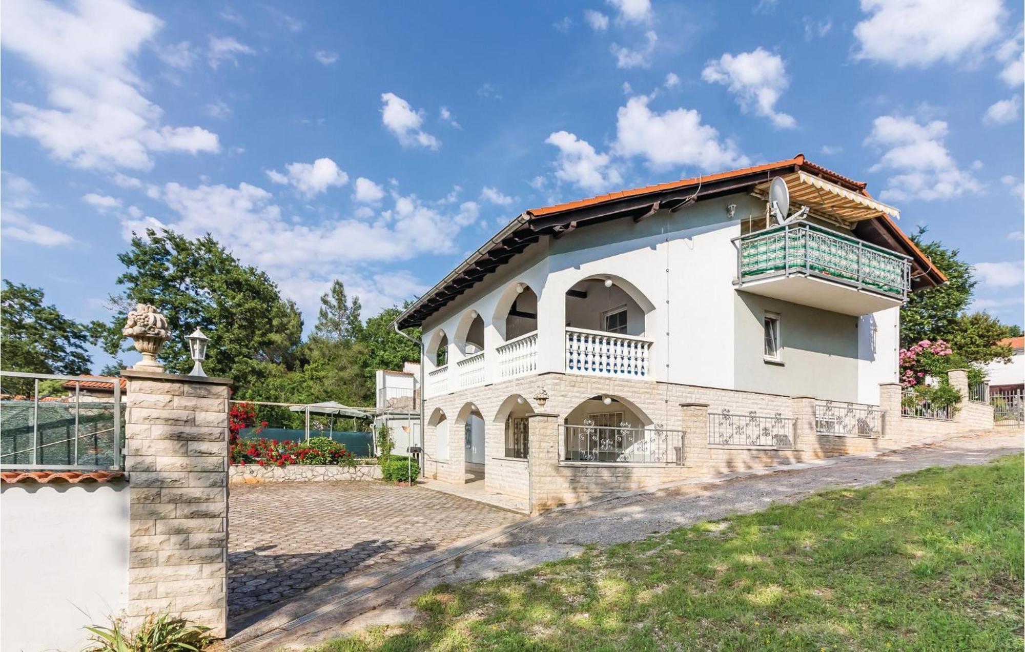 3 Bedroom Awesome Apartment In Pavicini 외부 사진
