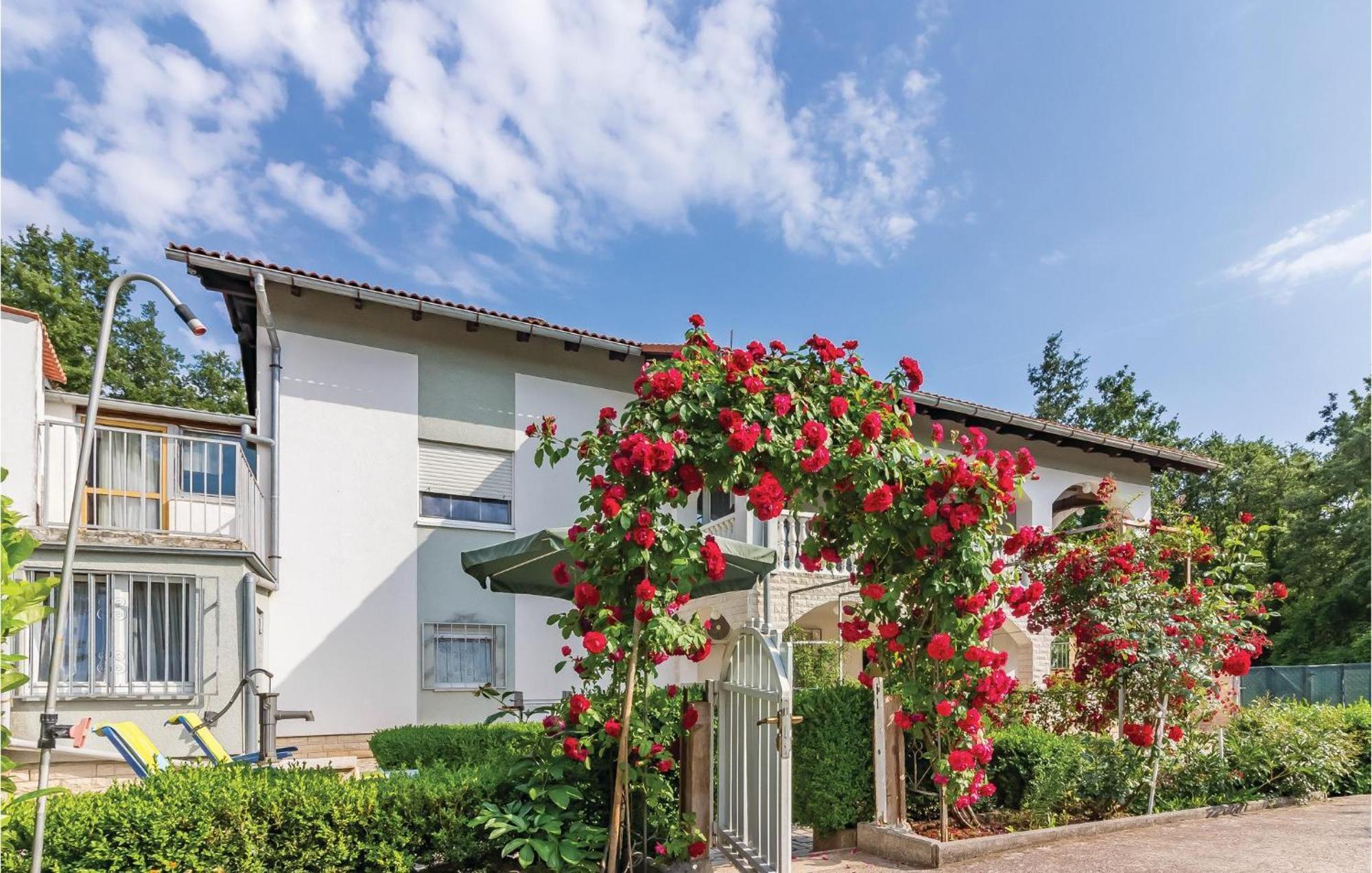 3 Bedroom Awesome Apartment In Pavicini 외부 사진